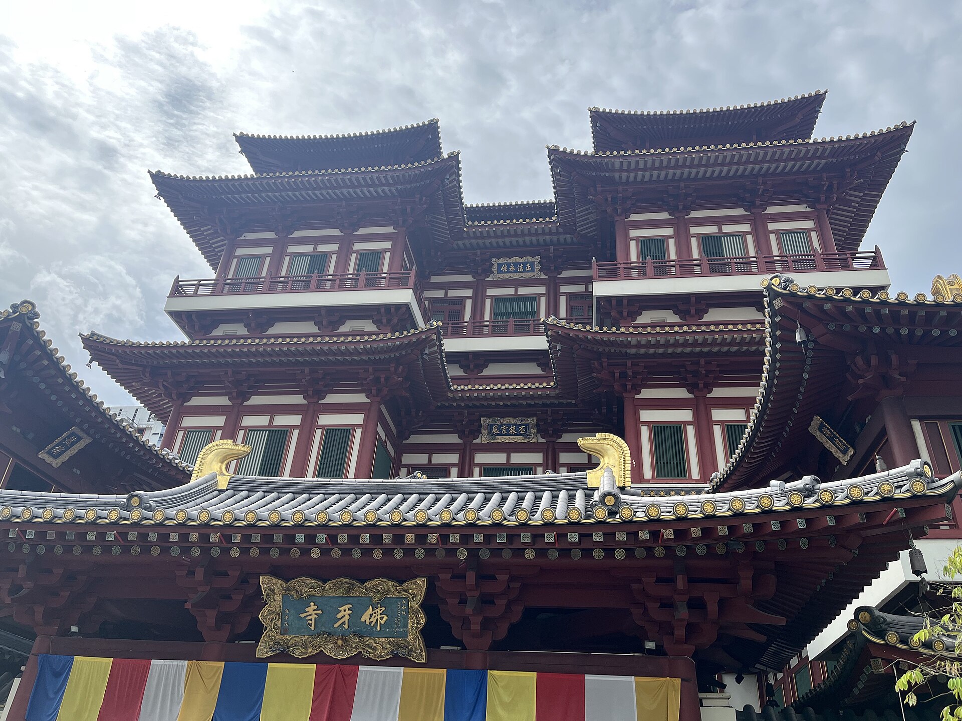 Buddha Tooth Relic Temple on a one-day Chinatown itinerary