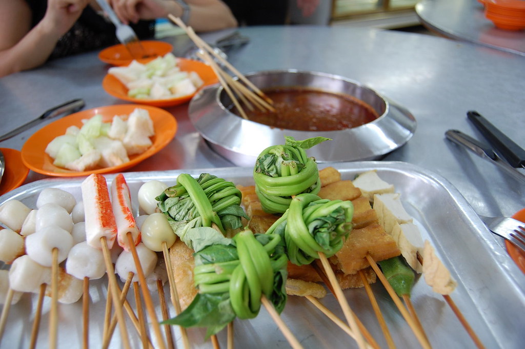 (C) CHLEONG.NET Satay celup pot in Melaka — signature peanut-sauce hotpot