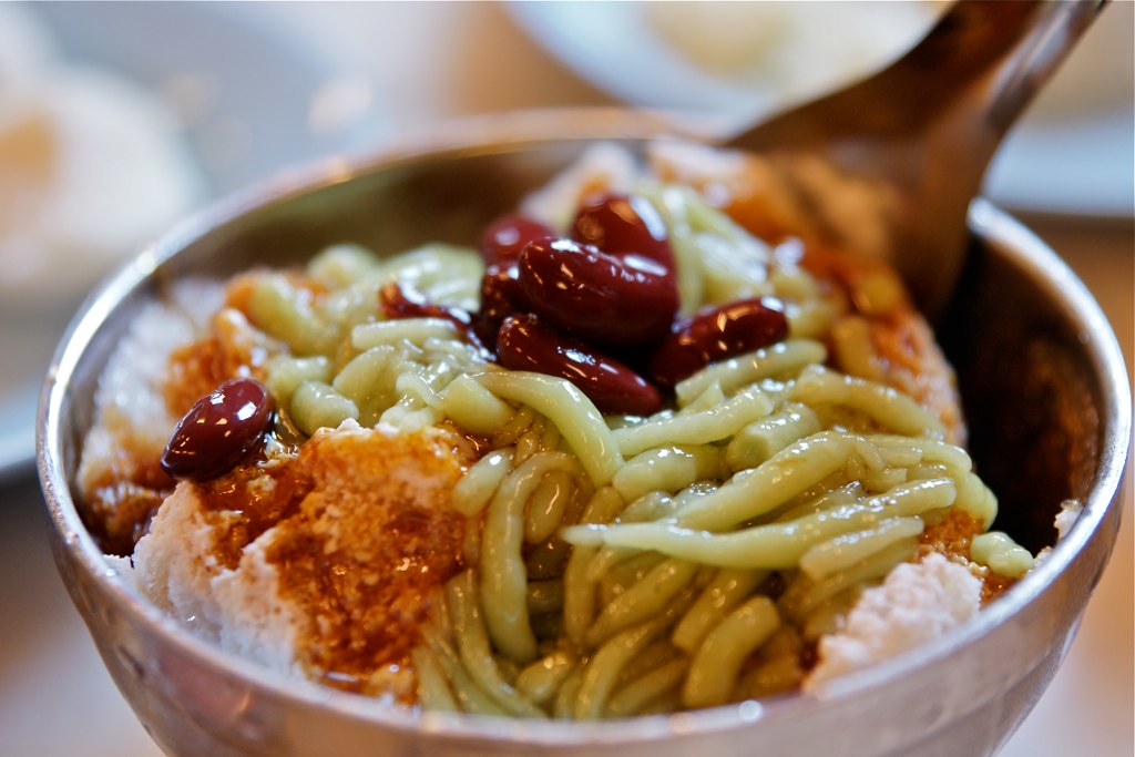 What cendol is — green jelly, coconut milk and gula Melaka