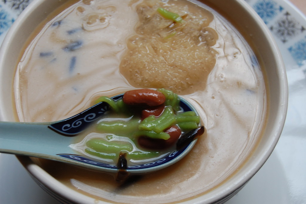 11_featured_bowl-of-cendol-with-gula-melaka-syrup Cendol with gula Melaka — a Melaka dessert trail