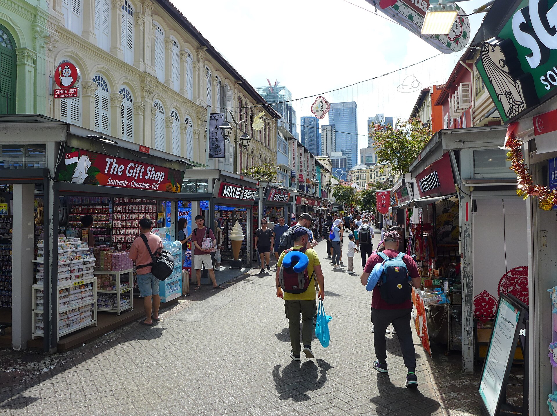 Pagoda Street market — Chinatown Singapore shopping guide
